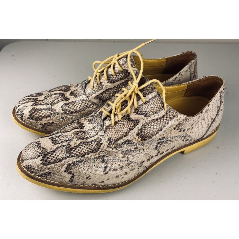 Cole Haan Snakeskin Print Oxford Shoes Women's Size 9.5 Yellow Sole Lace Up